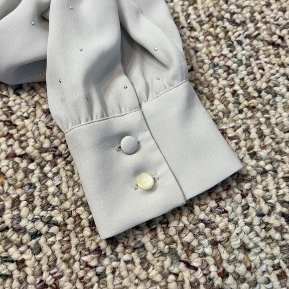 White House Black Market Gray Wrap Bubble Front Blouse with Tiny Studs. Size 8 - Picture 9 of 13